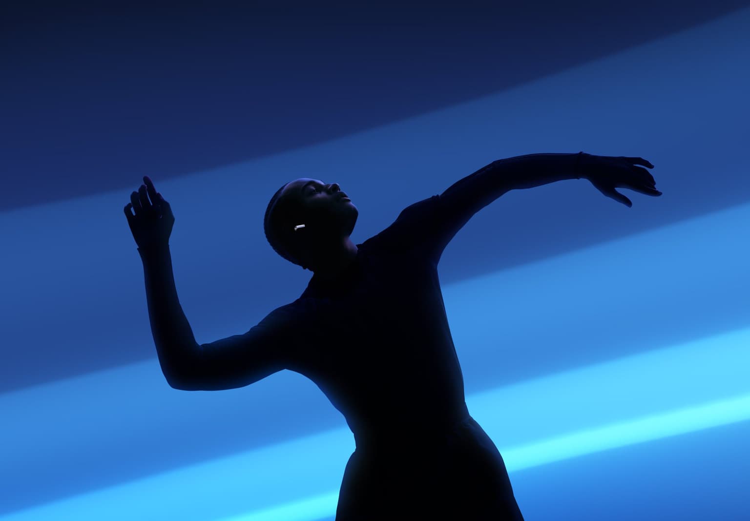 AirPods Max noise-canceling feature